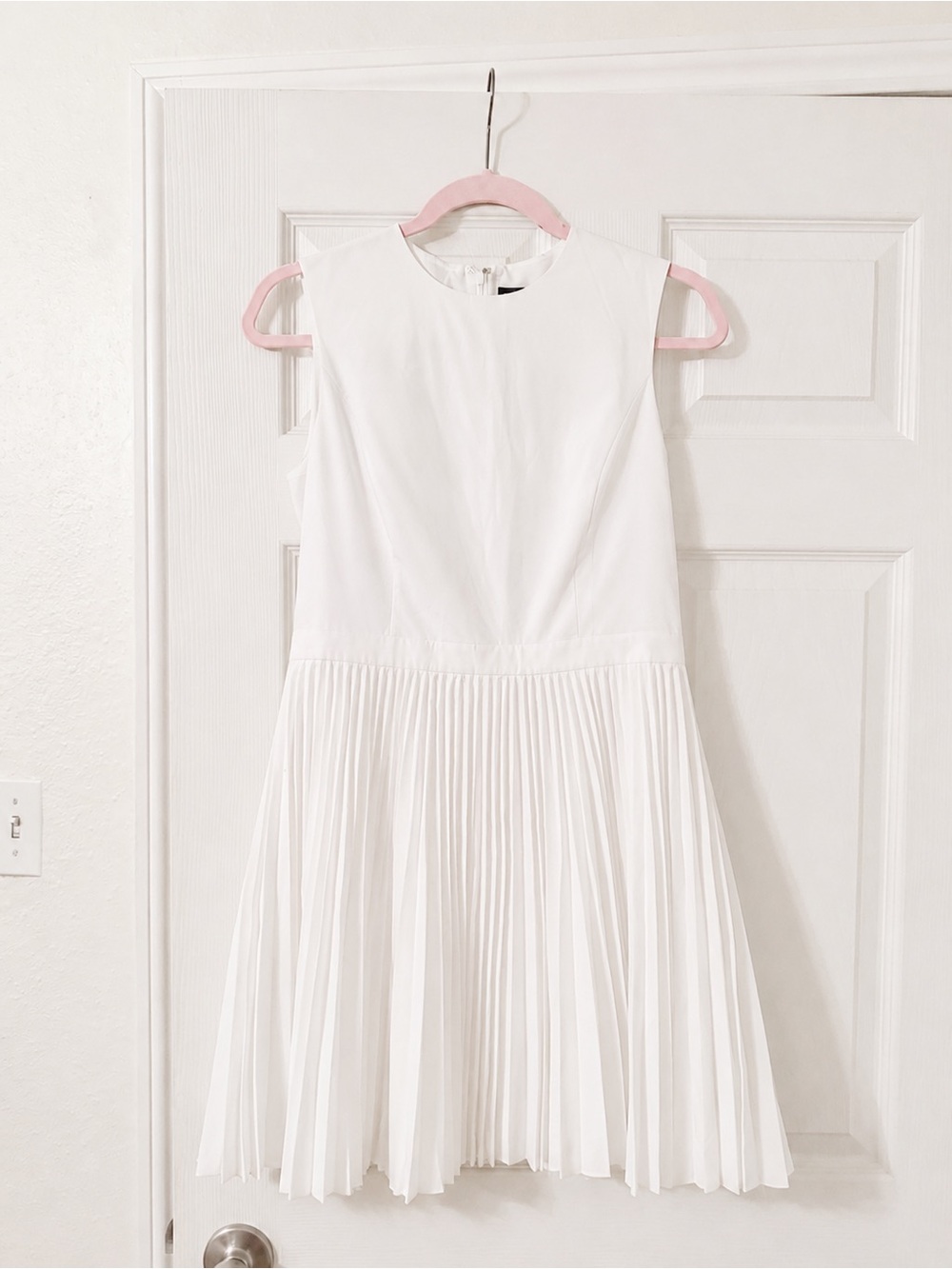 Theory White Sleeveless Pleated Midi Dress